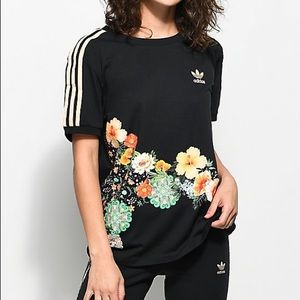 Adidas 3-stripe, floral T-shirt